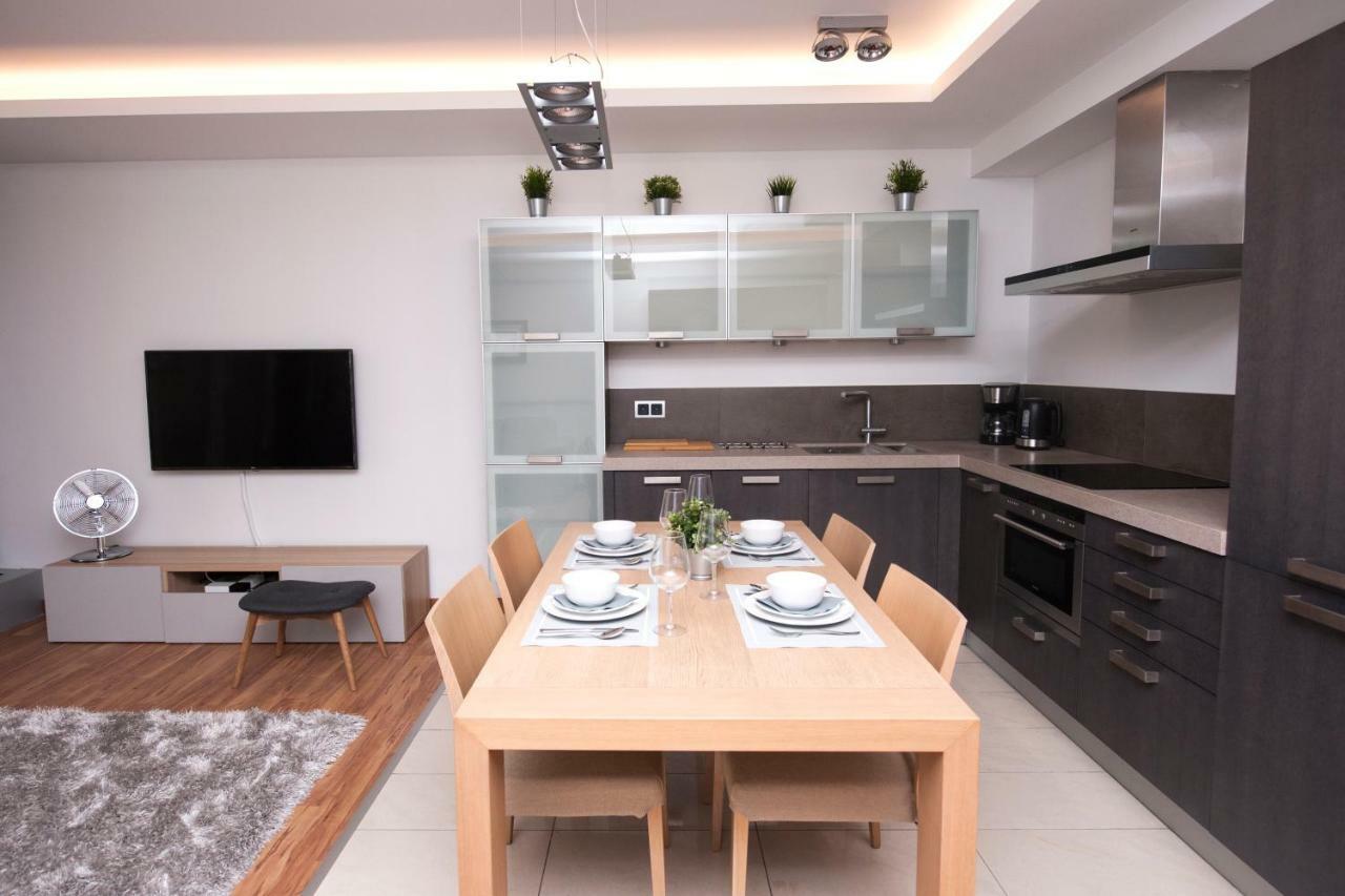 Apartament Zeta Lux ウストロン エクステリア 写真