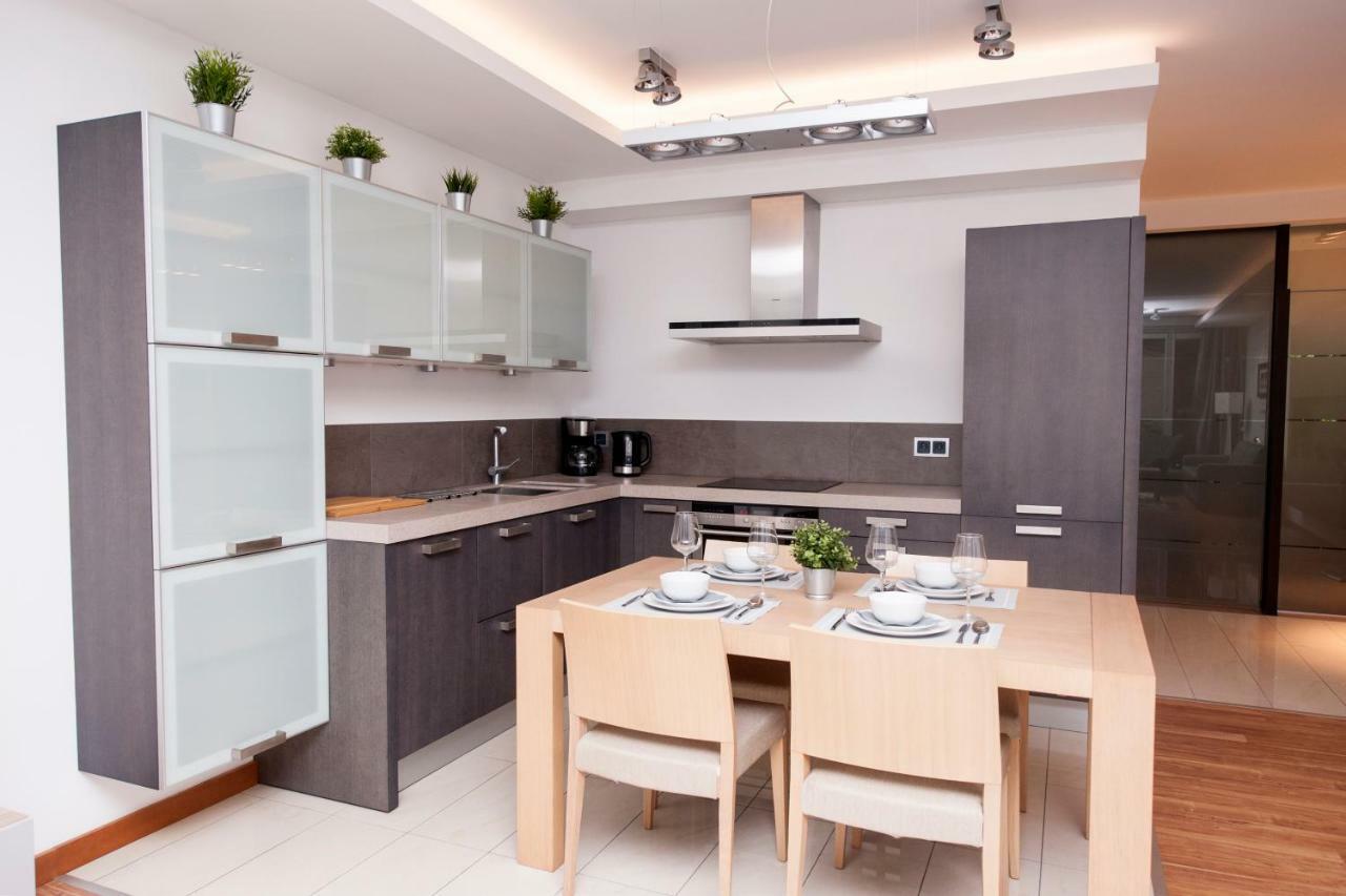 Apartament Zeta Lux ウストロン エクステリア 写真