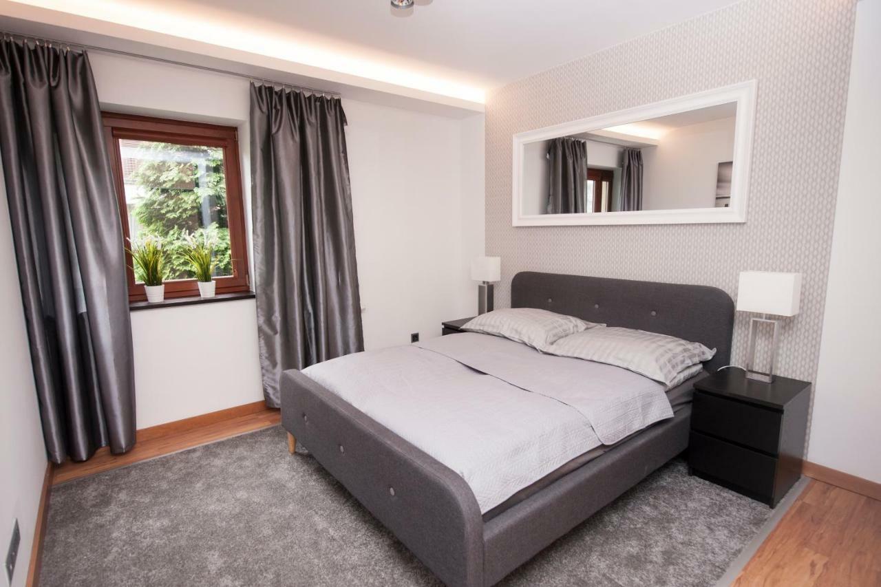 Apartament Zeta Lux ウストロン エクステリア 写真